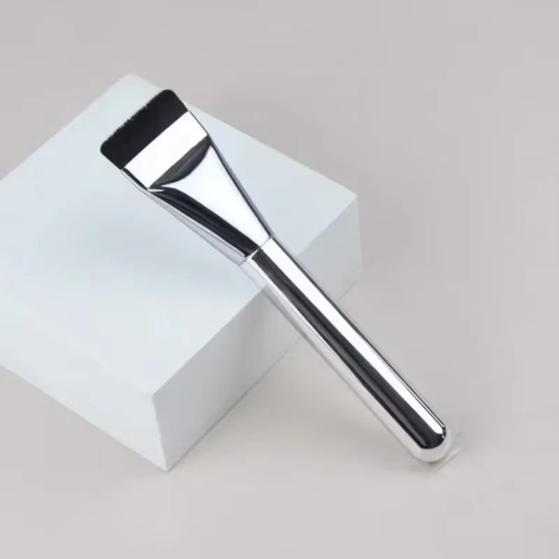 Ultra-Thin Foundation Contour Brush