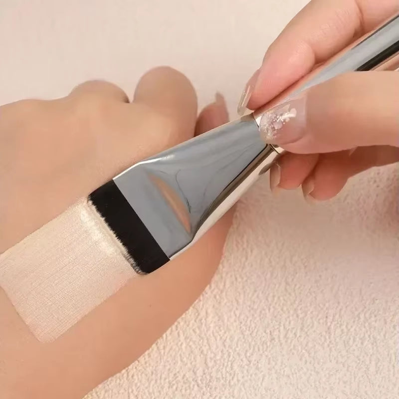 Ultra-Thin Foundation Contour Brush